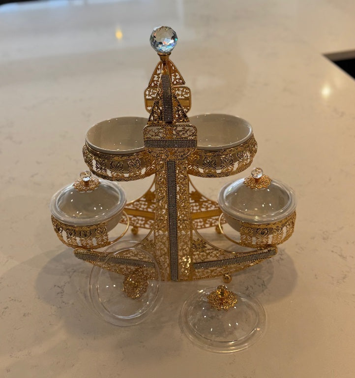 E23 - Elegant Gold Serving Tray with 4 Ceramic Bowls & Lids