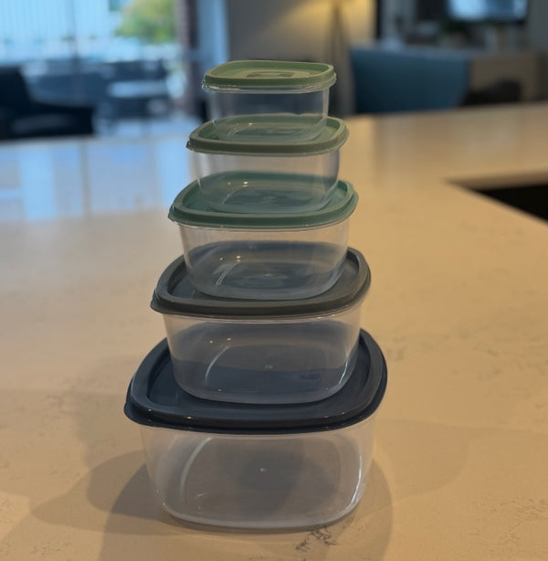 F23 – 5 Piece Plastic Food Storage Container Set (Refrigerator & Dishwasher Safe)