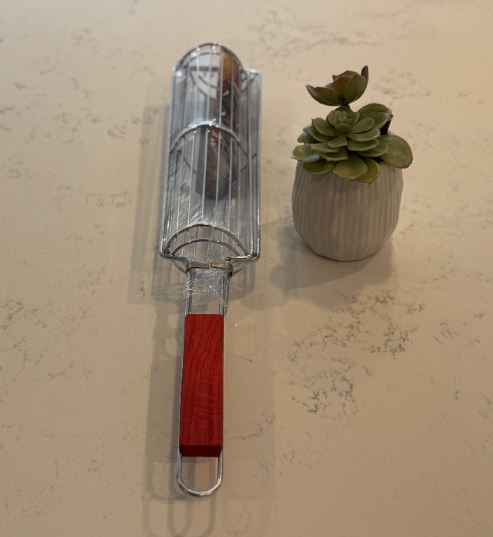 B6 Cylindrical BBQ Cage with Wooden Handle – Outdoor Grilling Basket